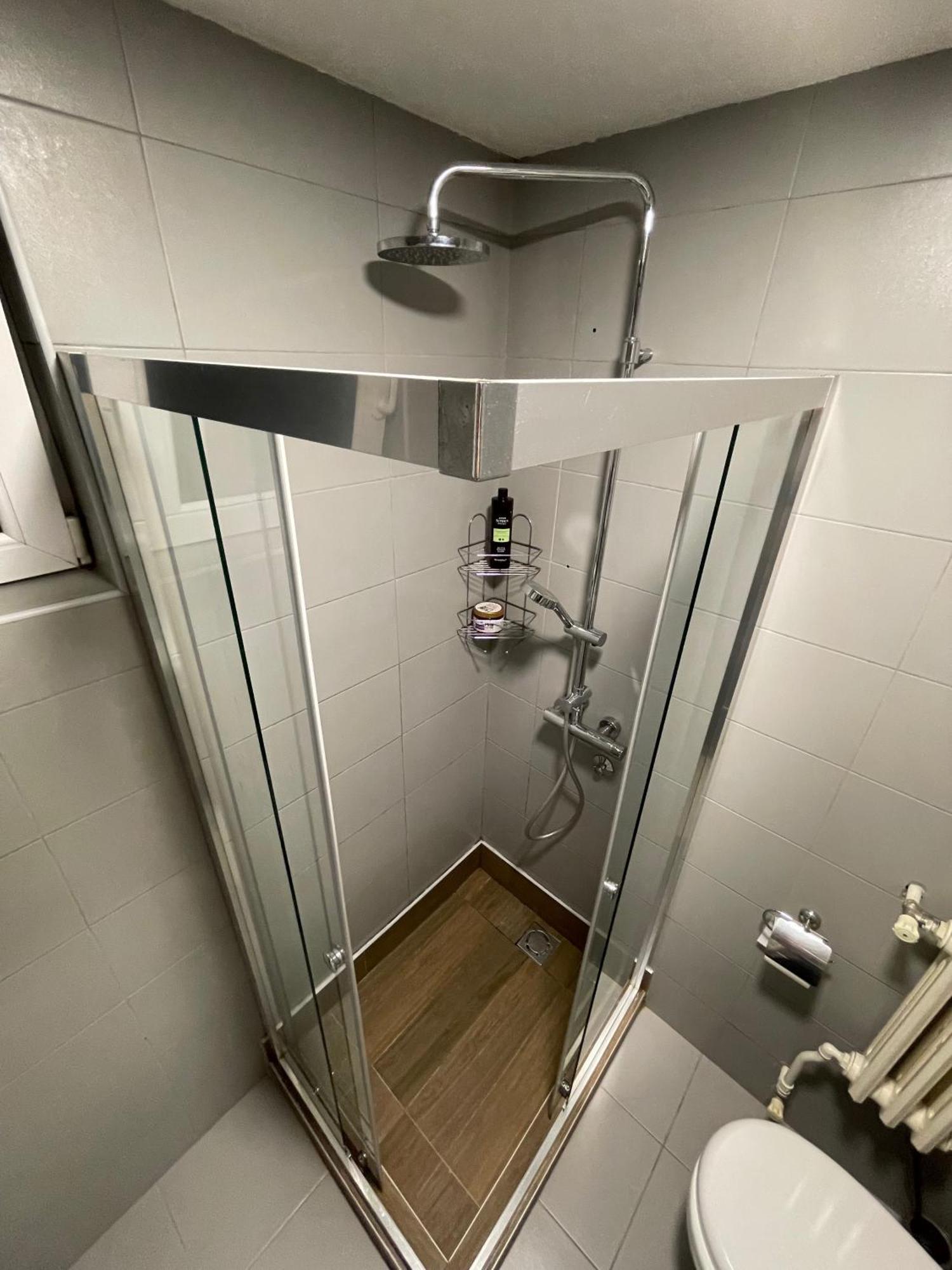 Ruby Luxury Central Apartment Szkopje Kültér fotó