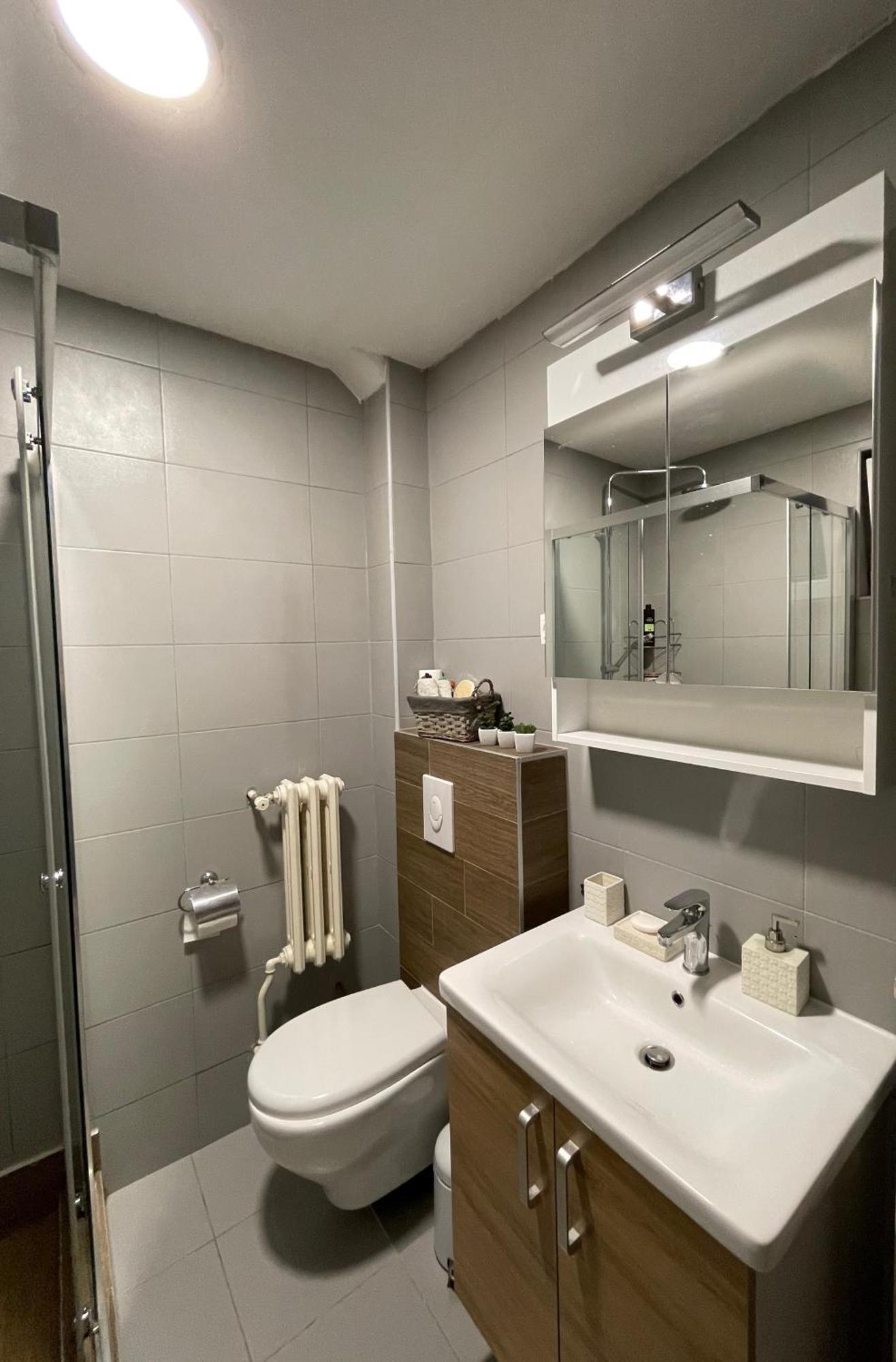 Ruby Luxury Central Apartment Szkopje Kültér fotó